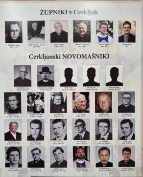 Duhovniki in novomašniki v župniji Cerklje na razstavi v Župnijski dvorani škofa Jožefa Kvasa